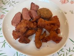 香酥樟茶鸭-上海虹桥宾馆味翠餐厅