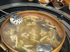 -阿山卓·野生菌火锅·纳西火塘烤肉