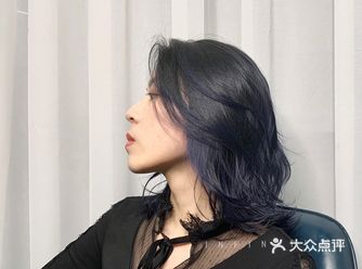 这款颜色怎么上色的呢 底色是两节发色  新长出来的头