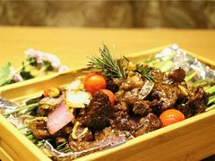 火焰滚石澳洲牛仔骨-味界·精致赣菜(招商花园城店)