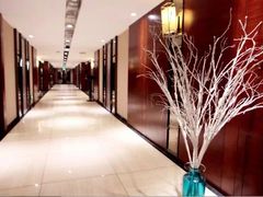 -武汉光谷广场杨家湾地铁站怡程酒店