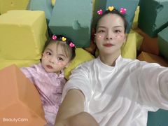 -反弹空间蹦床主题乐园