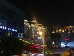 -凤凰路何眼镜香辣蟹(花果园店)