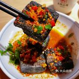 对的地点 遇见对的你 吃黑色经典臭豆腐 匠熙没白来❗️