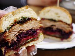 伊比利亚猪肋排汉堡-HELLO 27 意面·沙拉·帕尼尼