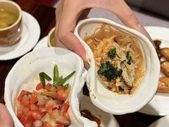 -广州万富希尔顿酒店·感趣自助餐厅·金秋蟹宴生蚝海鲜刺身