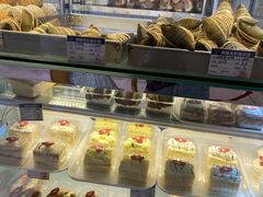 -白玉兰食品甜凤店(合生汇店)