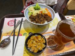 特色卤肉饭-吉野家(成都时代奥莱店)