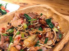 -老滇山寨•云南特色菜•地方菜•民族风情歌舞表演(金碧店)