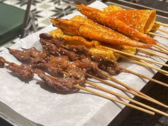 -何妹湿辣牛肉·粤式烧烤砂煲(桂雅路店)