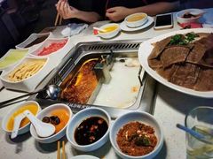 -海底捞火锅鲜切牛肉主题店(长寿路店)