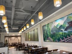 大堂-胡须哥网红竹筒菜