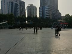 -日月光中心广场