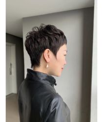 -妃格美发沙龙·烫发·染发