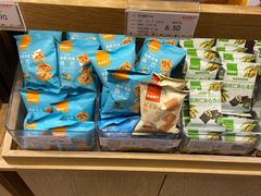 零售区-良品铺子(五角场万达店)
