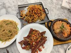 -小菜园新徽菜(宜兴八佰伴店)