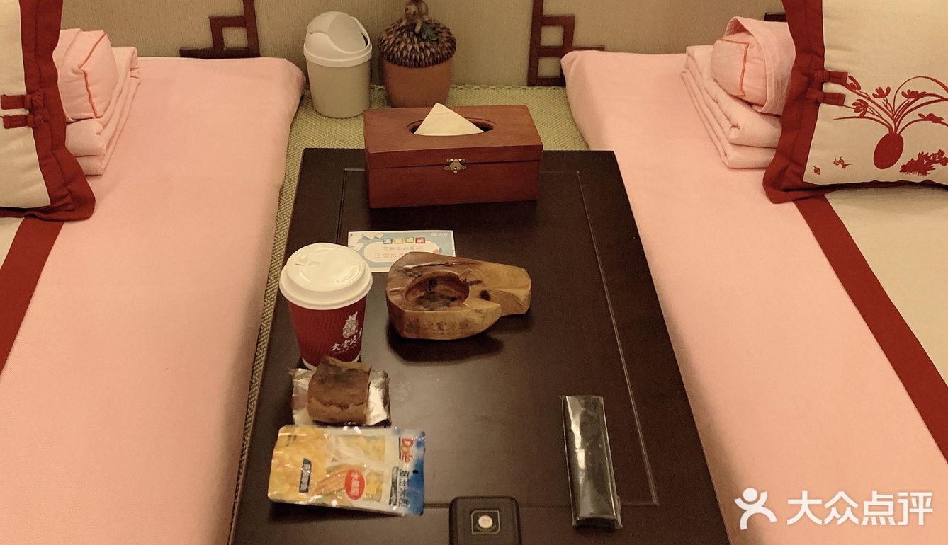 测了体温和登记就来到二楼。然后会有小姐姐热情招待你