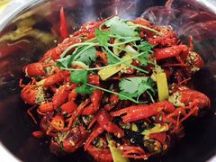 特色油焖大虾-巴厘龙虾·榜首油焖大虾(音乐学院·沿江酒馆店)