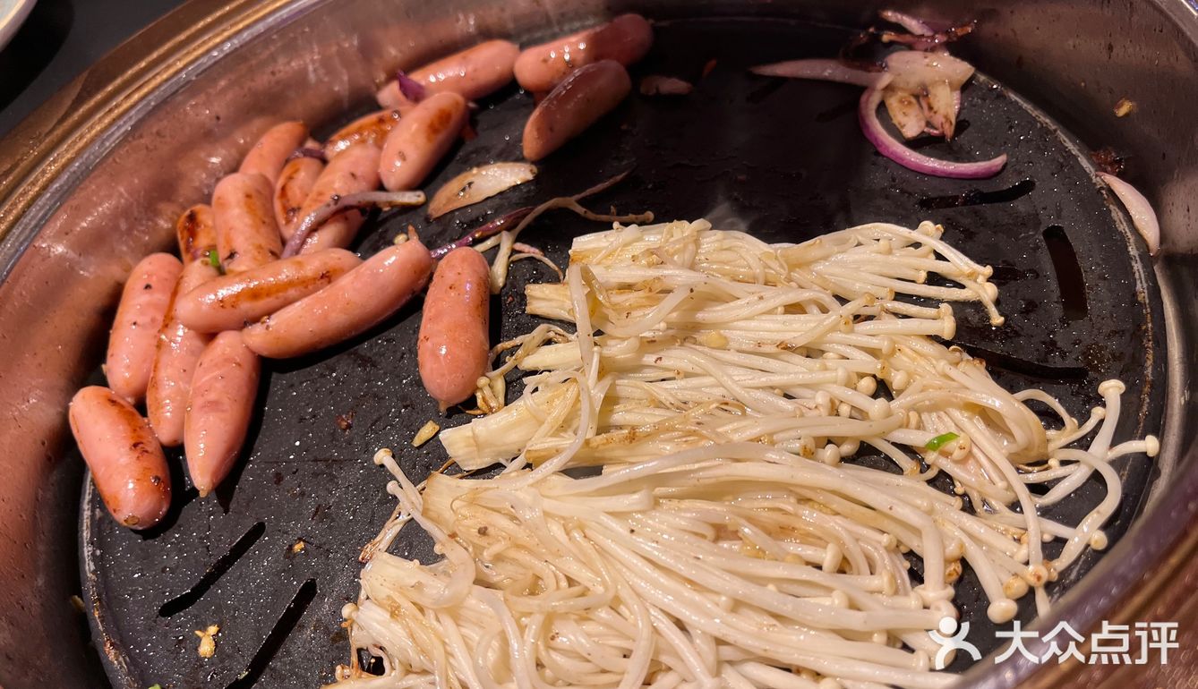 一家氛围感超好的烤肉店！