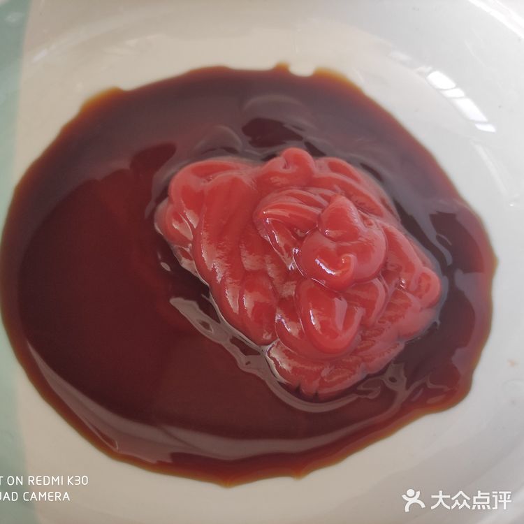 鸡翅小端包锡纸，防烤焦，也方便食用时用手拿