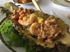 菠萝海鲜炒饭-Methavalai Sorndaeng