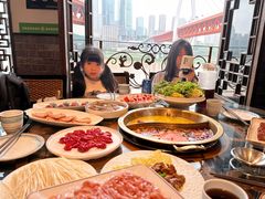 -小天鹅火锅·一线江景洪鼎旗舰店(洪崖洞店)