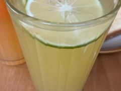 柠檬雪梨生姜饮-HELLO 27 意面·沙拉·帕尼尼