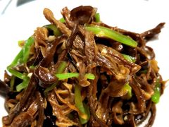 海鲜菌炒豆角-咪咪川菜(长乐西路店)