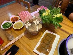-风情丽江斑鱼火锅(孙家沟西南路80号店)