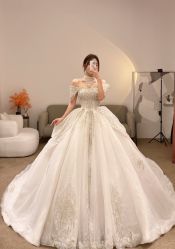 -派丽莫Pellimo原创设计婚纱品牌