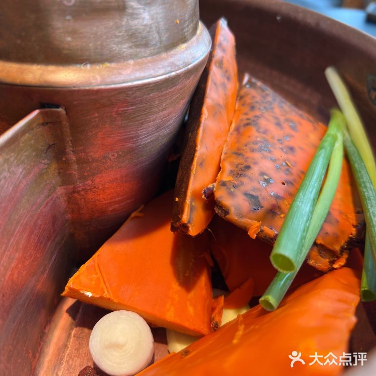 在超然楼吃 茉莉花茶锅底的辣火锅 太幸福啦