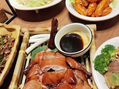 -老滇山寨•云南特色菜•地方菜•民族风情歌舞表演(金碧店)