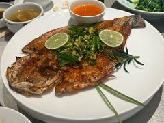 香茅草烤鲈鱼-一坐一忘云南菜(卓悦中心)