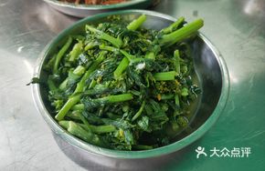 Garlic Stir-Fried Seasonal Vegetables