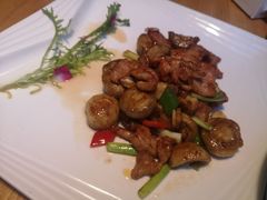 香煎口蘑脆爽肉-周三的情书花园餐厅(江北店)