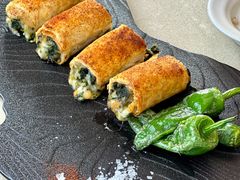 菠菜巴馬臣芝士酥皮卷-岚·石(赤柱店)