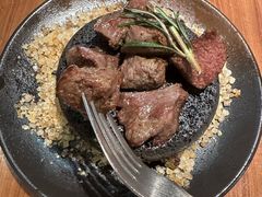 安格斯蒜香雪花一口牛-一沙一城·岩烤牛扒(深圳首店)