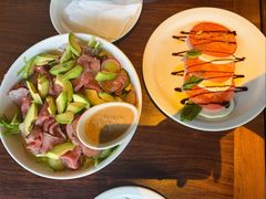 马苏里拉配番茄-FABIO’S费比欧披萨餐厅