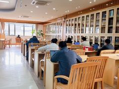 内景-浦东新区花木街道图书馆