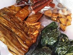 -老鼎万春卤菜(鹭湖宫8区店)