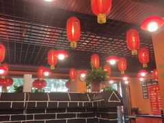大堂-小火炕铁锅炖鱼