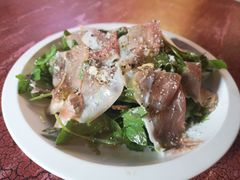 芝麻菜沙拉配风干火腿-羽深肉铺 Steak & Wine