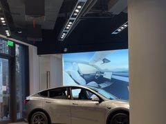 -TESLA 特斯拉(上海太古汇体验店)