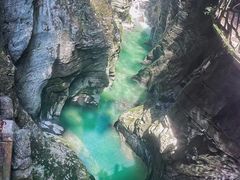 -蝶舞清江·恩施地心谷景区