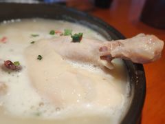 滋补参鸡汤-鑫日千里马朝鲜族小馆(总店)