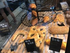 橄榄福佳斯-Dough&Joe团憩(瑞虹天地月亮湾店)