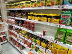 -赵一鸣零食(广州荔湾路店)