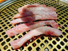 猪颈肉-唯成•韩国炭火烤肉 유성고기