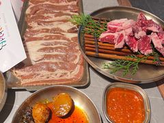 -草家酱蟹炭火烤肉店(珲春南路一店)
