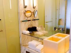 -上海滴水湖皇冠假日酒店